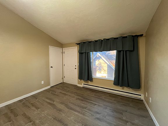 4th image of 2519 Sumner Ave #3