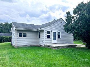 1106 Harding Dr, Flint, MI 48507