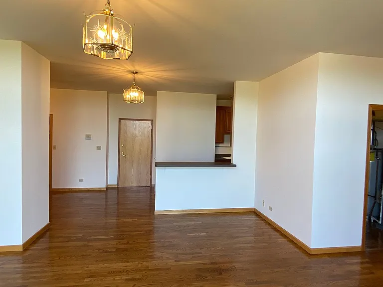 2417 N. Western — Photo 5