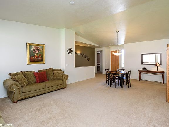 4th image of 3313 E Hidden Springs Dr