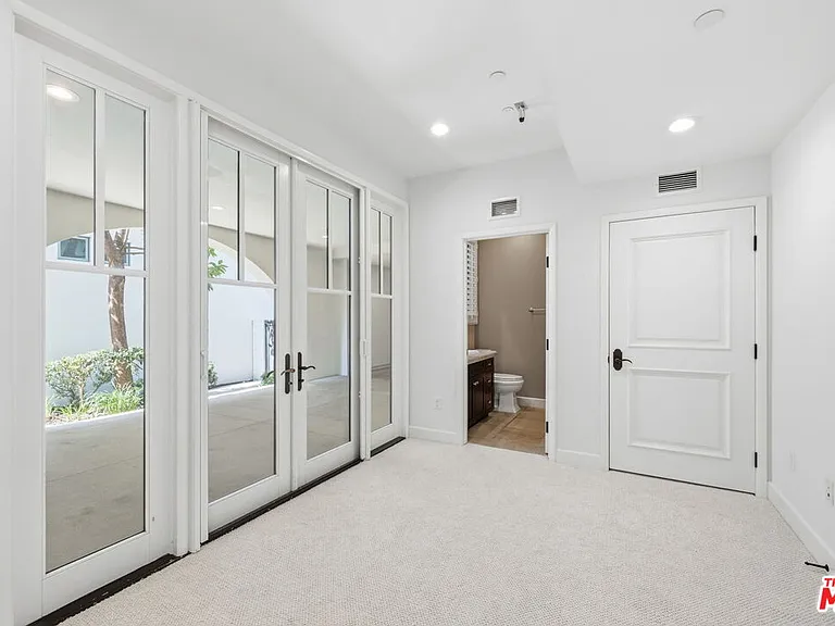 13079 Bluff Creek Dr — Photo 8