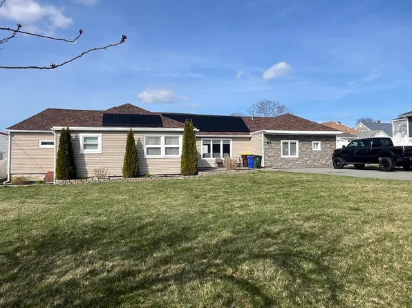 268 Moorland St, Fall River, MA 02724