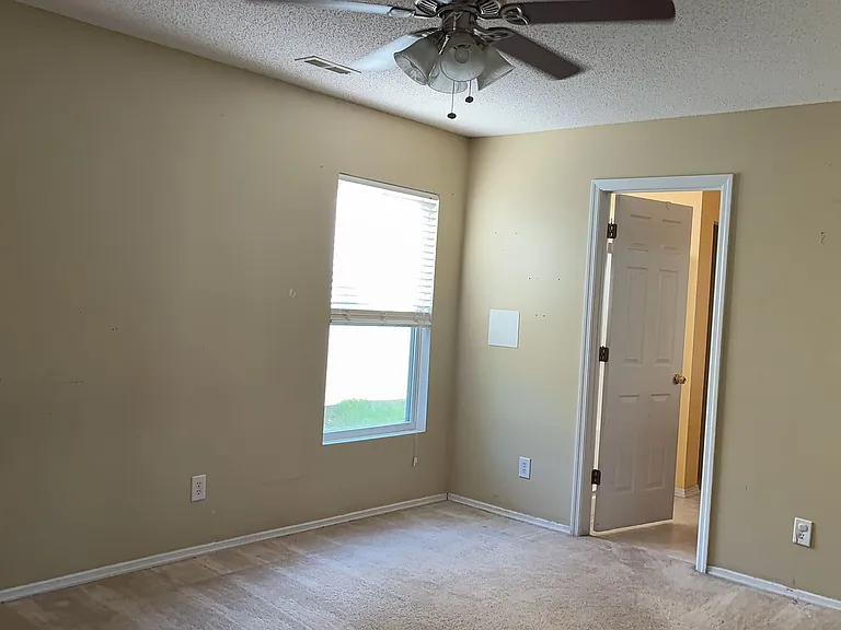 323 Bellegrove Dr — Photo 5