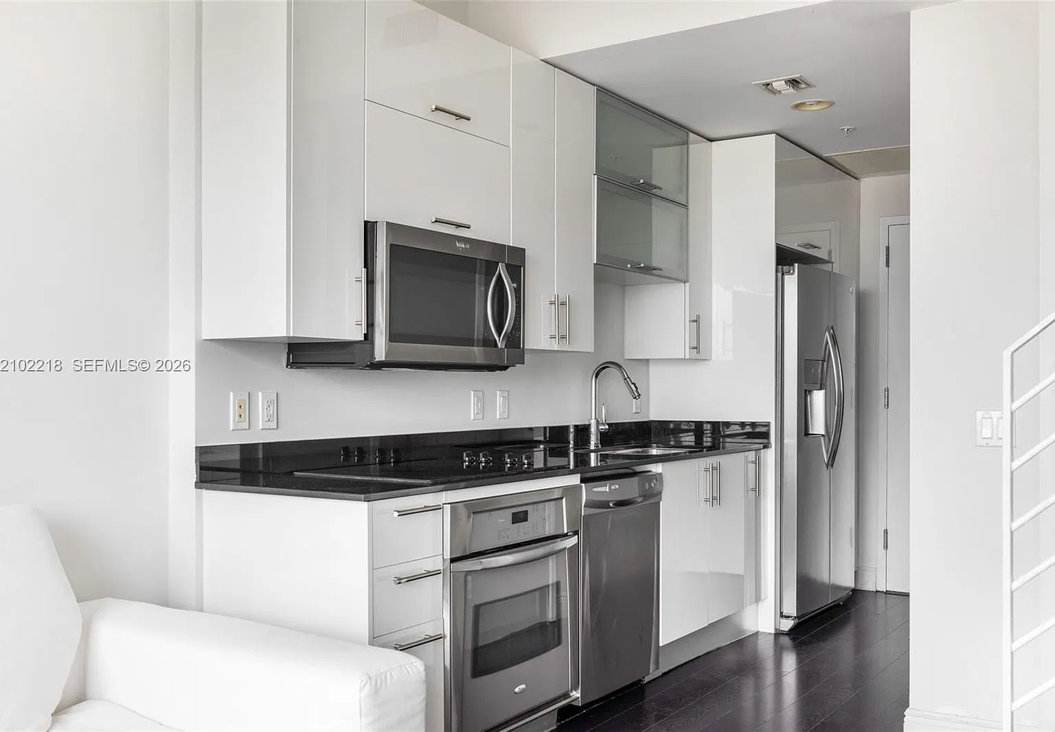 Infinity At Brickell Cond — Photo 4
