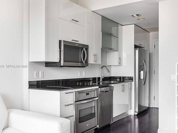 4th image of 60 SW 13th St APT 2417