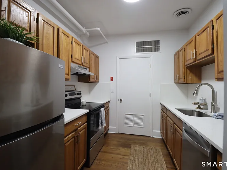 187 Bank St #302 — Photo 2