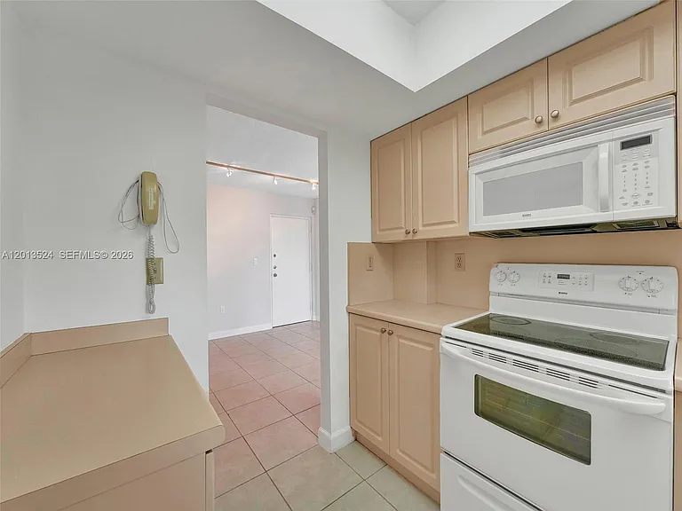 9420 W Flagler St #312 — Photo 7
