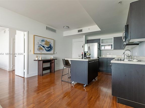 3rd image of 90 SW 3rd St APT 3806