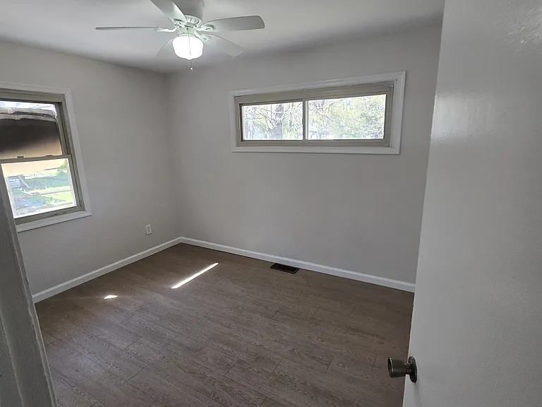 124 Erica Rd — Photo 15