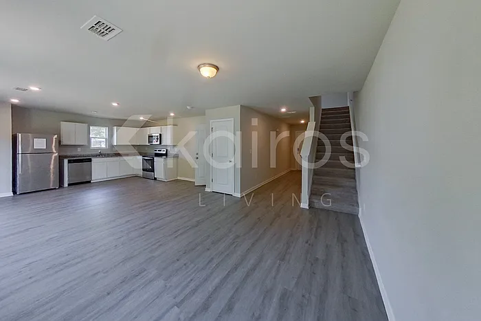 3 bed, 2.5 bath, 1566 sqft, $1,875 — Photo 3