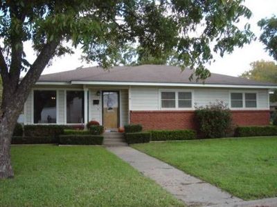 1200 N Davis St, West, TX, 76691