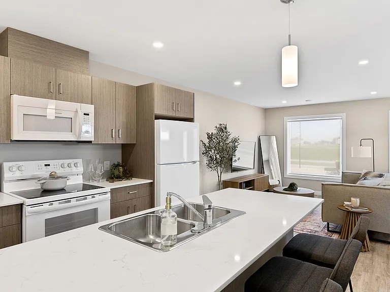 1650 Devonshire Dr W — Photo 1