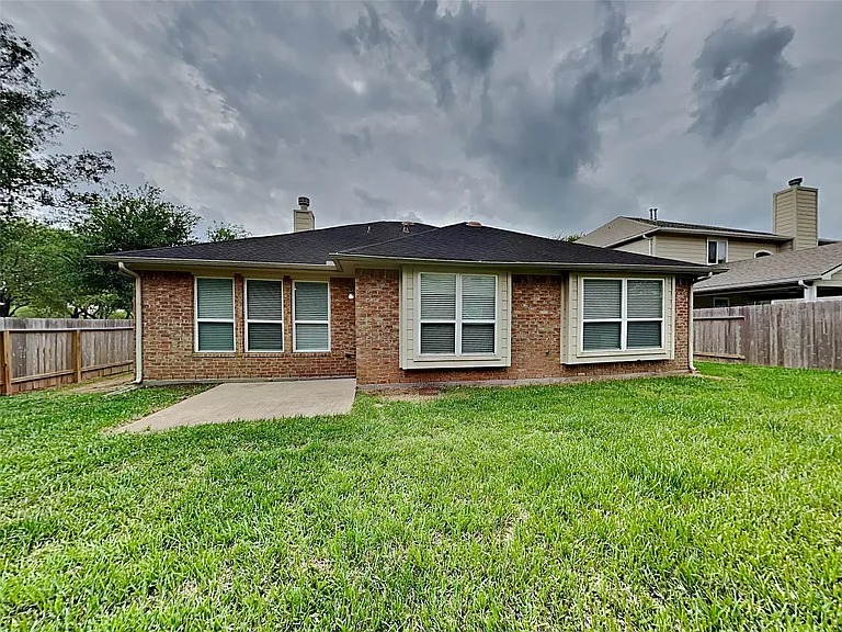 10923 Tattershall Ln — Photo 20