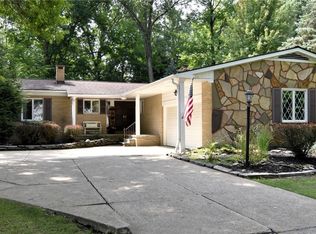 4731 Maple Ln, North Royalton, OH 44133