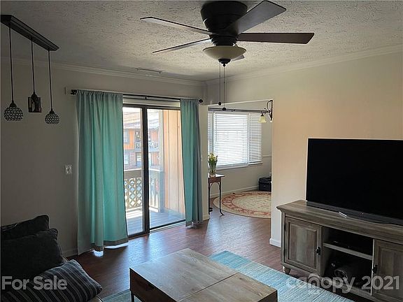 2nd image of 1751 Haywood Manor Rd APT C