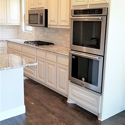 3rd image of 4207 Pecan Ln