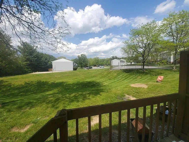 242 Pheasant Run Dr — Photo 2