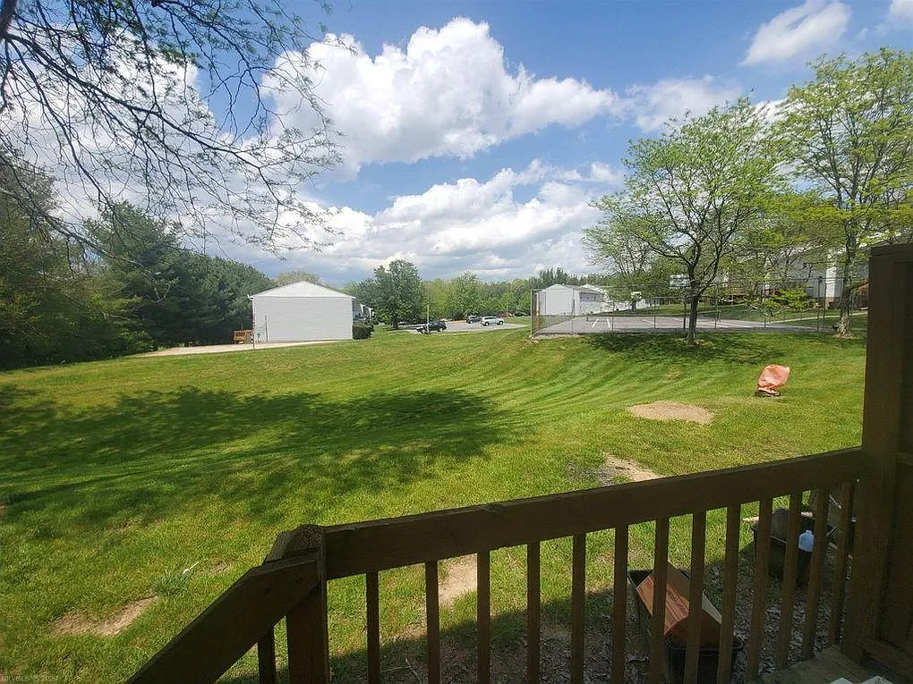 Building Photo - 242 Pheasant Run Dr