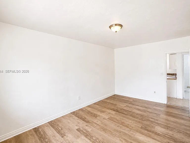 7721 Dickens Ave #7 — Photo 6