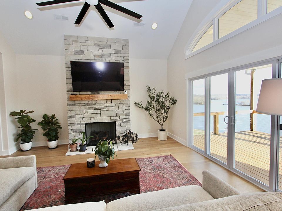 2nd image of 960 Rose Ln Lot 18