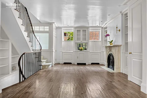 Rented by Sotheby's International Realty | media 10