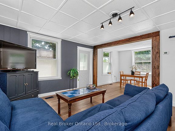 5th image of 44 Balm Beach Rd W