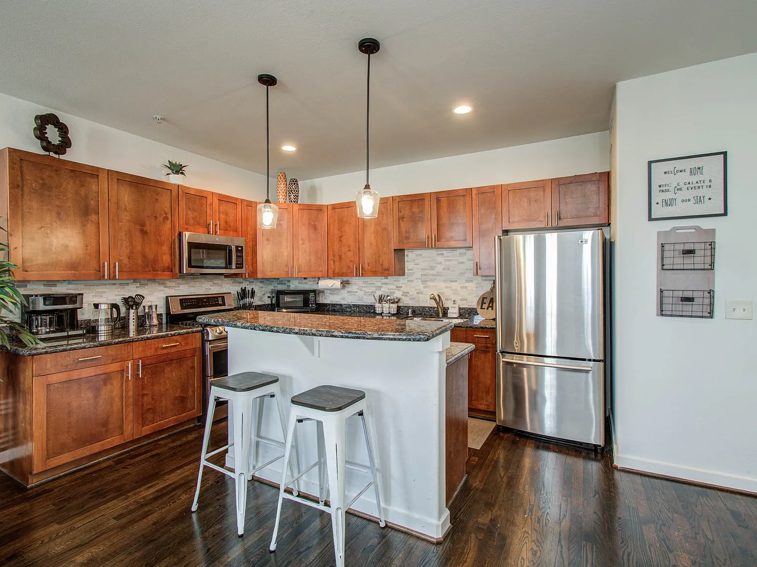 1 bed, 1.5 bath, 1106 sqft, $3,750 — Photo 3