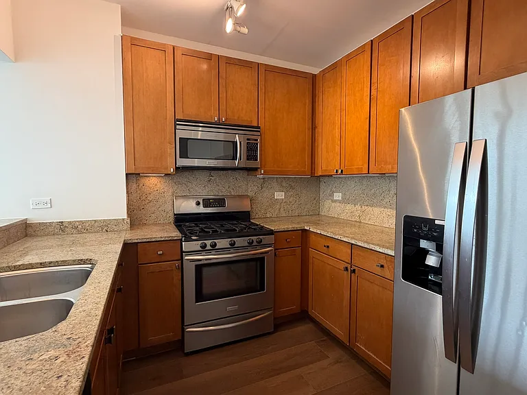 200 N Jefferson St #1101 — Photo 11