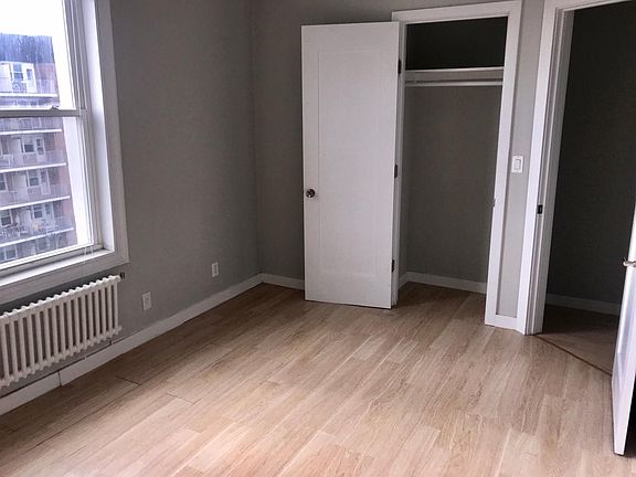 5th image of 215 E Broadway APT 5S