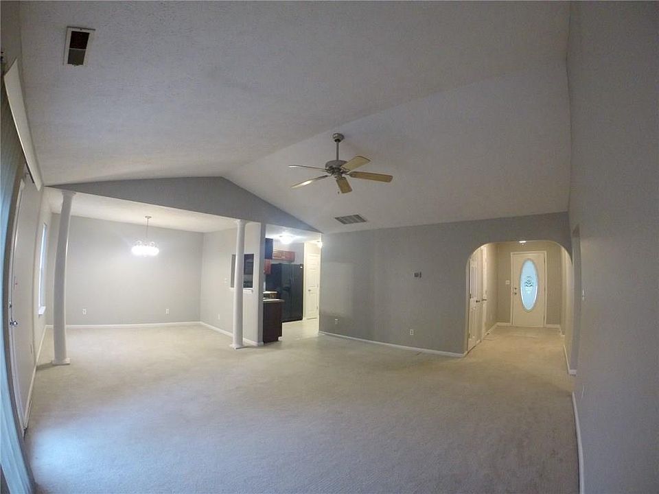 2nd image of 6735 Lexington Cir