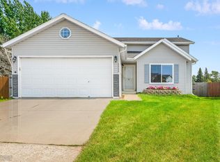 3332 39th Ave S, Fargo, ND 58104