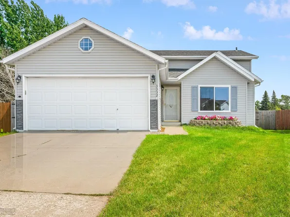 3332 39th Ave S, Fargo, ND 58104