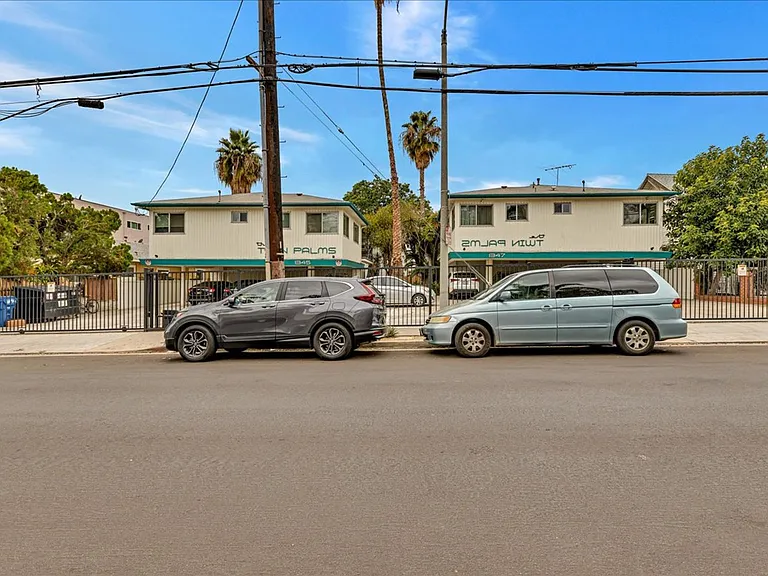 1347 N Las Palmas Ave #6 — Photo 12