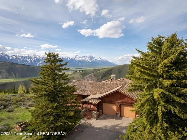 195 W Wolf Dr, Jackson, WY 83001