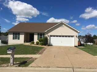 215 Schmittgens Dr, Wentzville, MO 63385