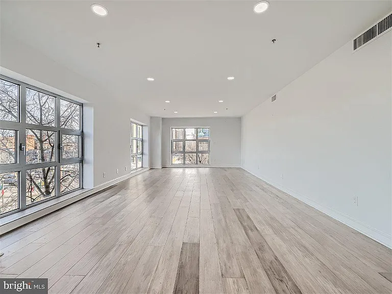 250 President St #211 — Photo 24