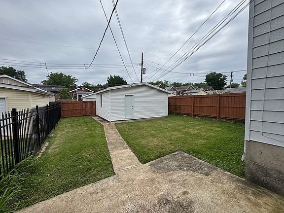 2nd image of 4645 Wilcox Ave Floor 1