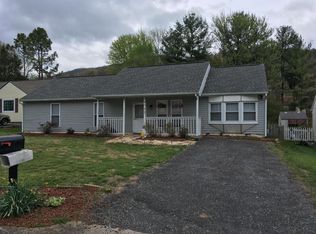4753 Ichabod Cir NE, Roanoke, VA 24019