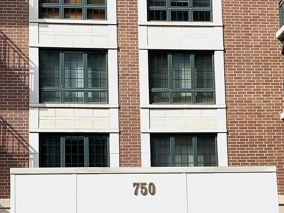 4th image of 750 Pearson St APT 401