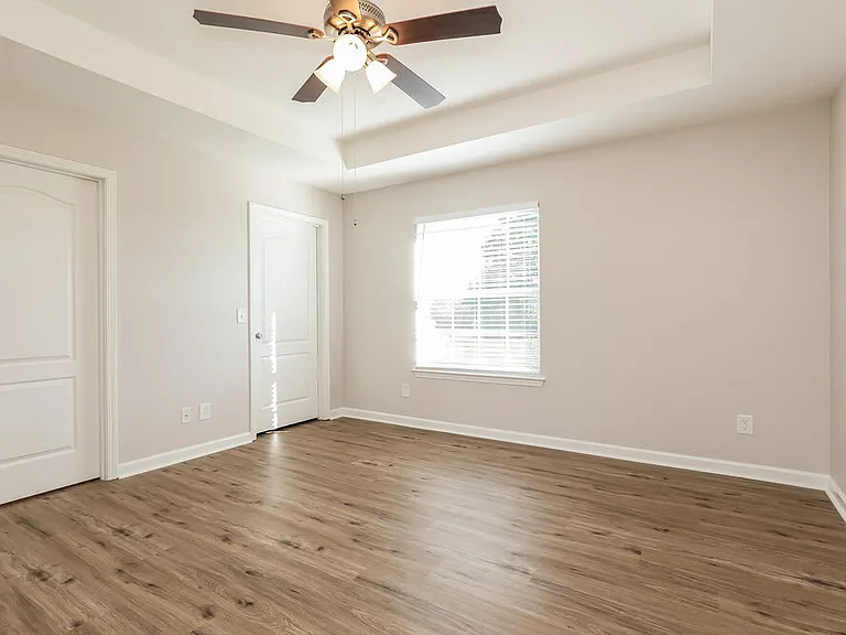 323 Buttonwood Dr — Photo 9