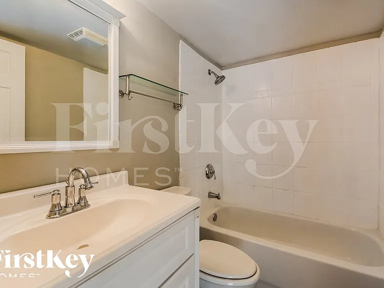 12082 Foxpoint Dr — Photo 10
