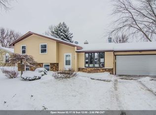 2540 Van Beek Rd, Green Bay, WI 54311