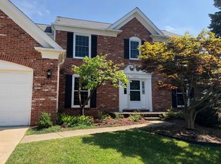 1682 Hillcrest Dr, Rochester Hills, MI 48306