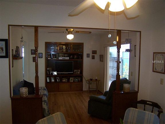 5th image of 233 Packing House Dr