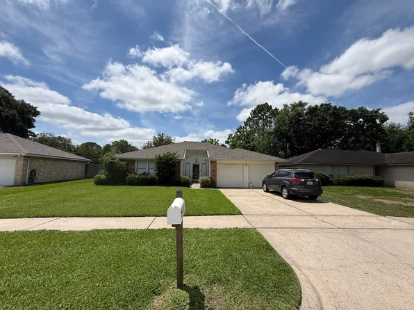 2791 Wood Hollow Dr, League City, TX 77573