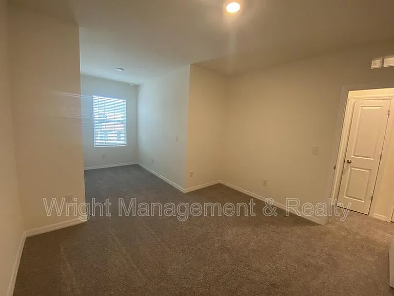 2906 Suncoast Plains Dr — Photo 17