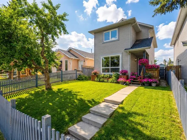 78 E Martinview Cres NE, Calgary, AB T3J 2S5