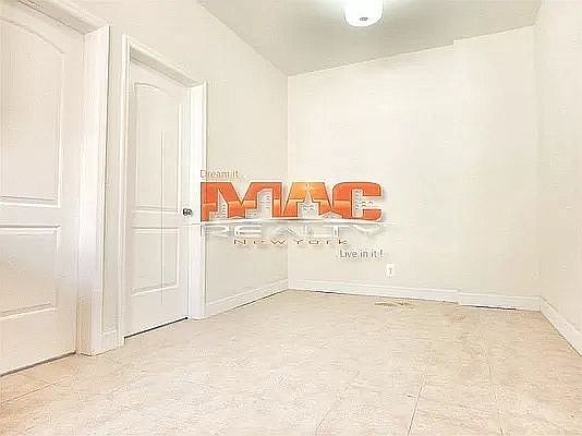 4th image of 22-42 27th St #1Z