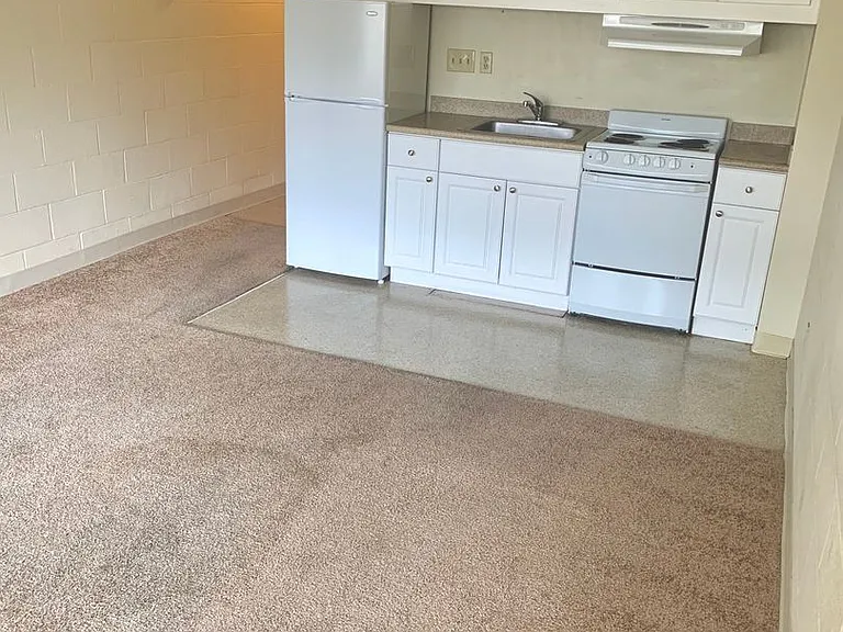 Campus Apartments — Photo 8