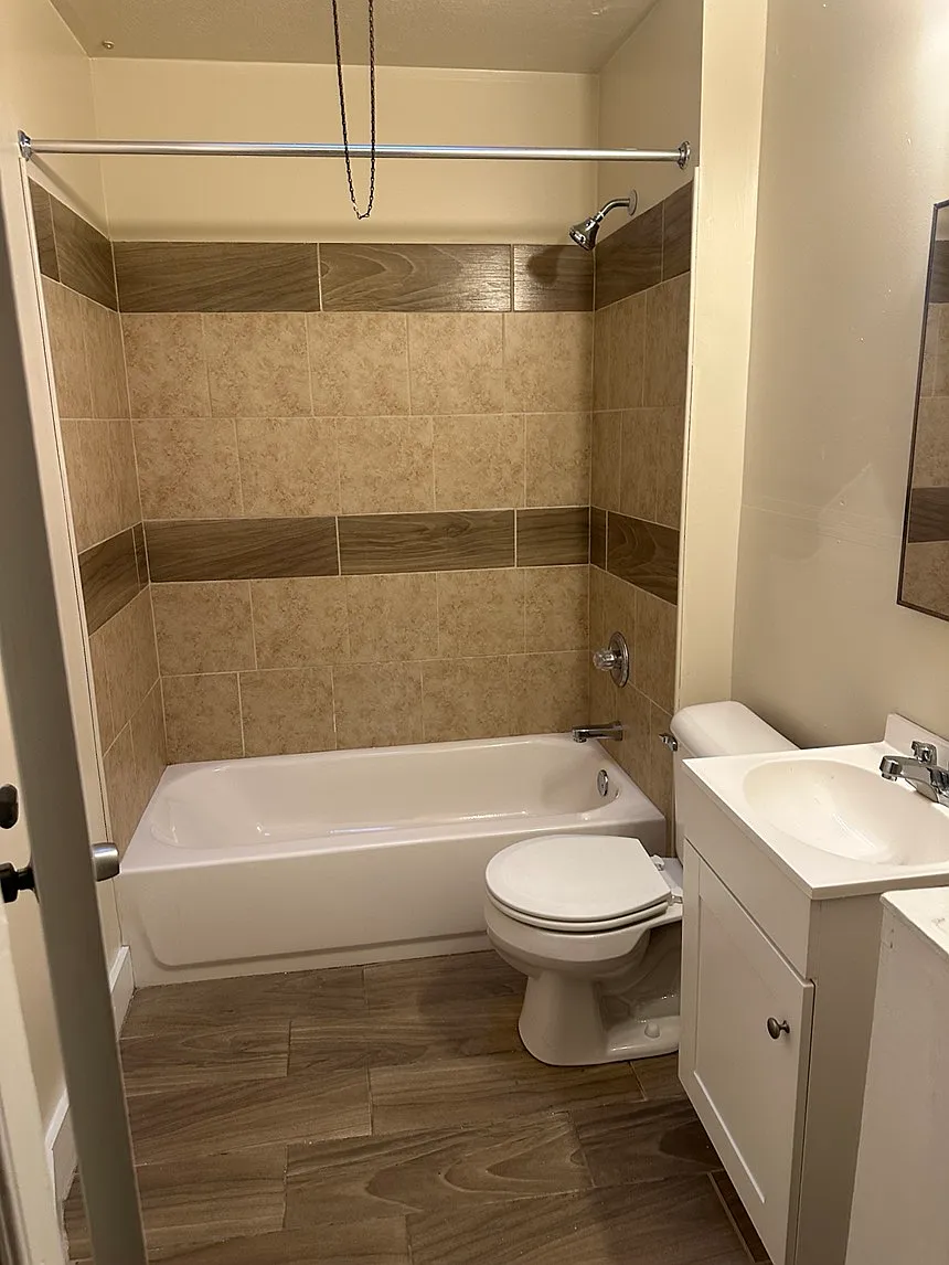 3 bed, $1,995 — Photo 3